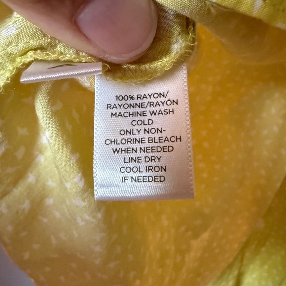 Loft Yellow Button Down Long Sleeve Bird Pattern Womens Sz M Blouse - Picture 3 of 4